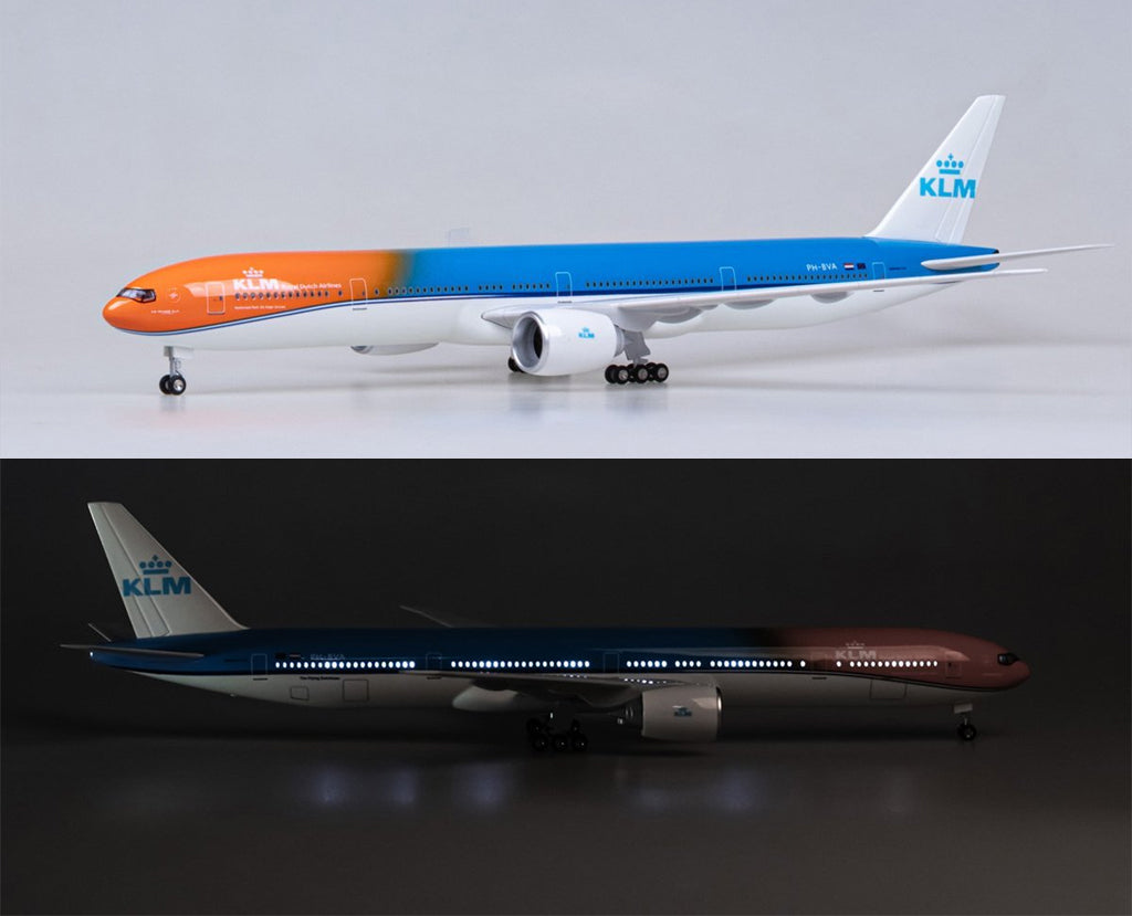 KLM Royal Dutch Airlines Boeing 777 with LED - Scale 1:160 (47 cm / 18.5 in)