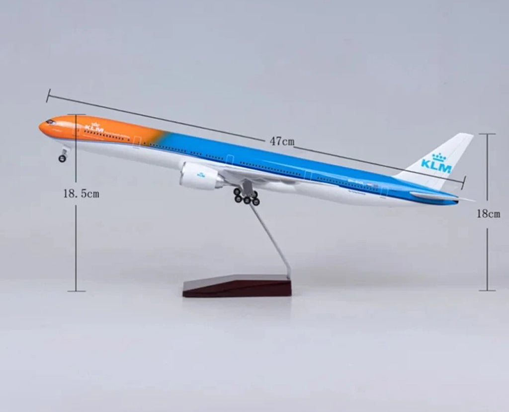 KLM Royal Dutch Airlines Boeing 777 with LED - Scale 1:160 (47 cm / 18.5 in)