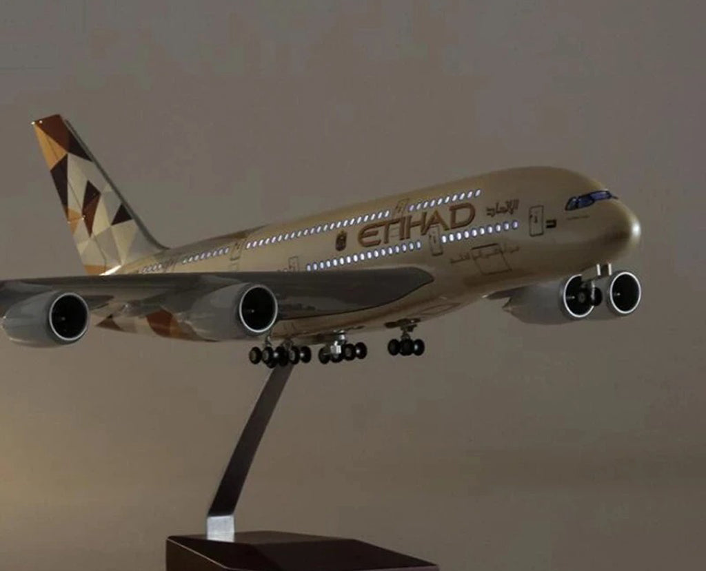 Etihad Airbus A380 – Scale 1:160 with LED (46 cm / 18.5 in)