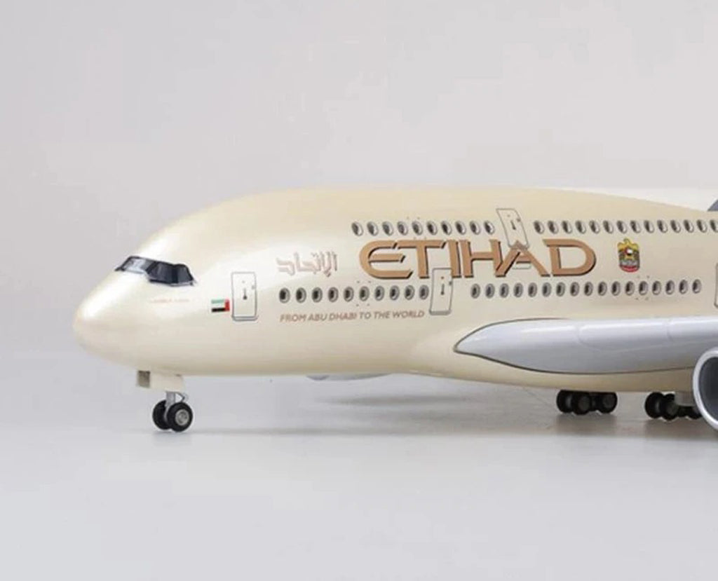 Etihad Airbus A380 – Scale 1:160 with LED (46 cm / 18.5 in)