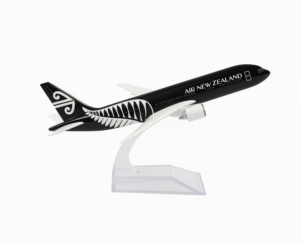 Air New Zealand Boeing 777 - Scale 1:400 (16 cm / 6.3 in)