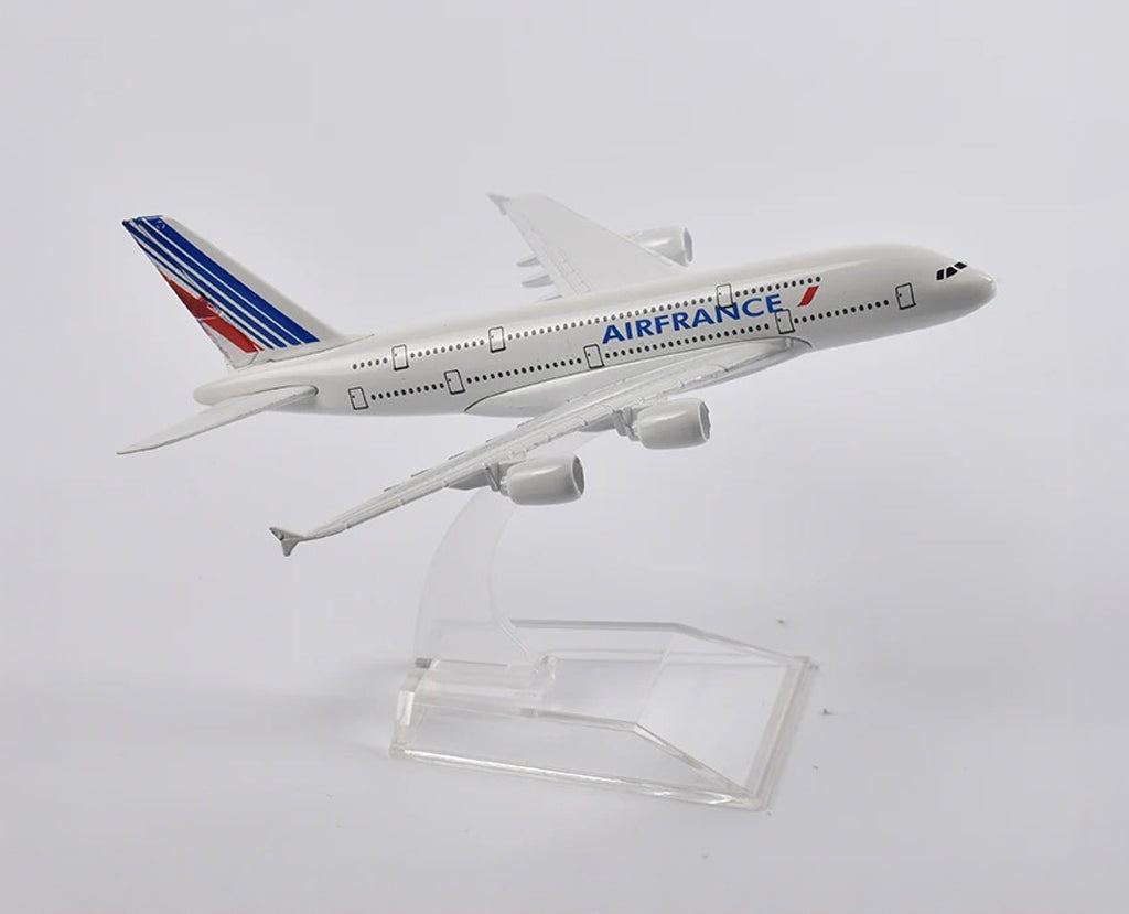 Air France Airbus A380 - Scale 1:400 (16 cm / 6.3 in)