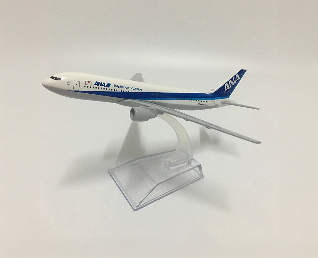 ANA Airlines Boeing 777 - Scale 1:400 (16 cm / 6.3 in)