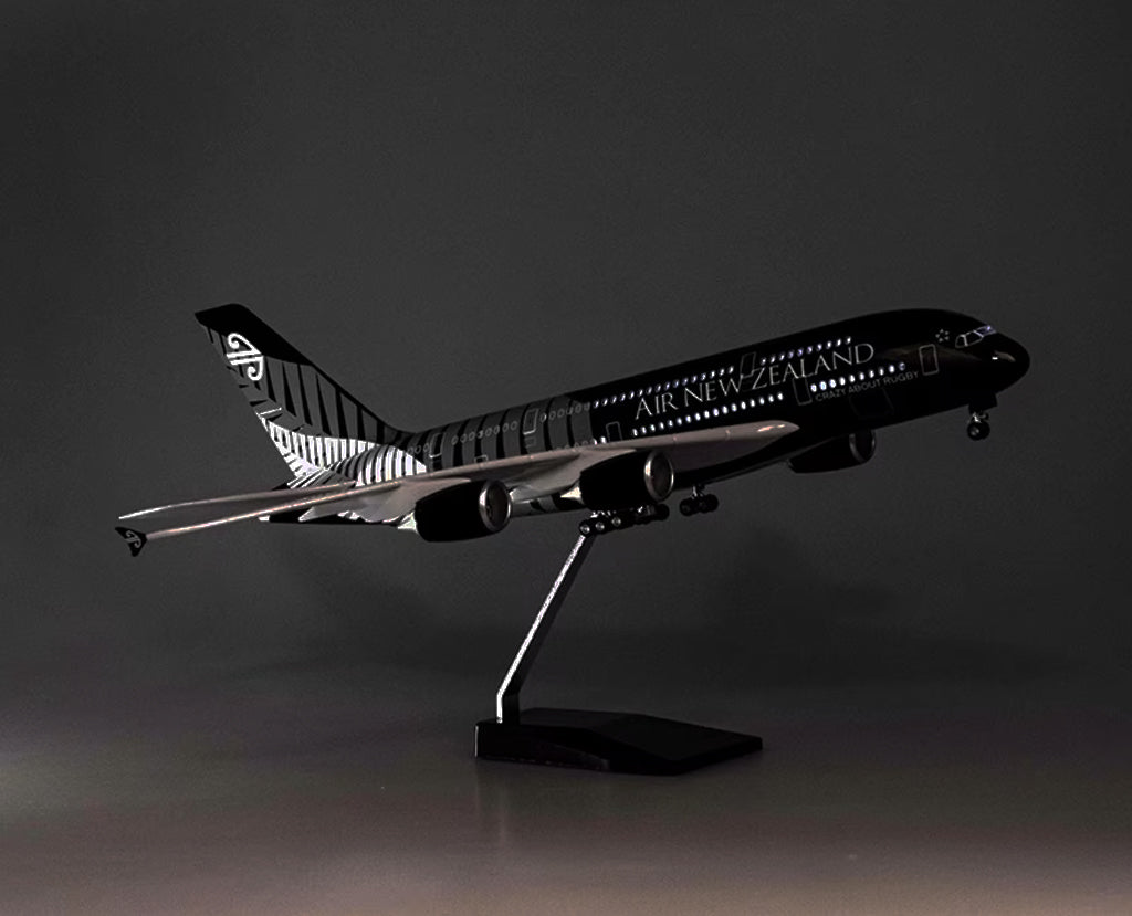 Air New Zealand Airbus A380 with LED - Scale 1:160 (47 cm / 18.5 in)