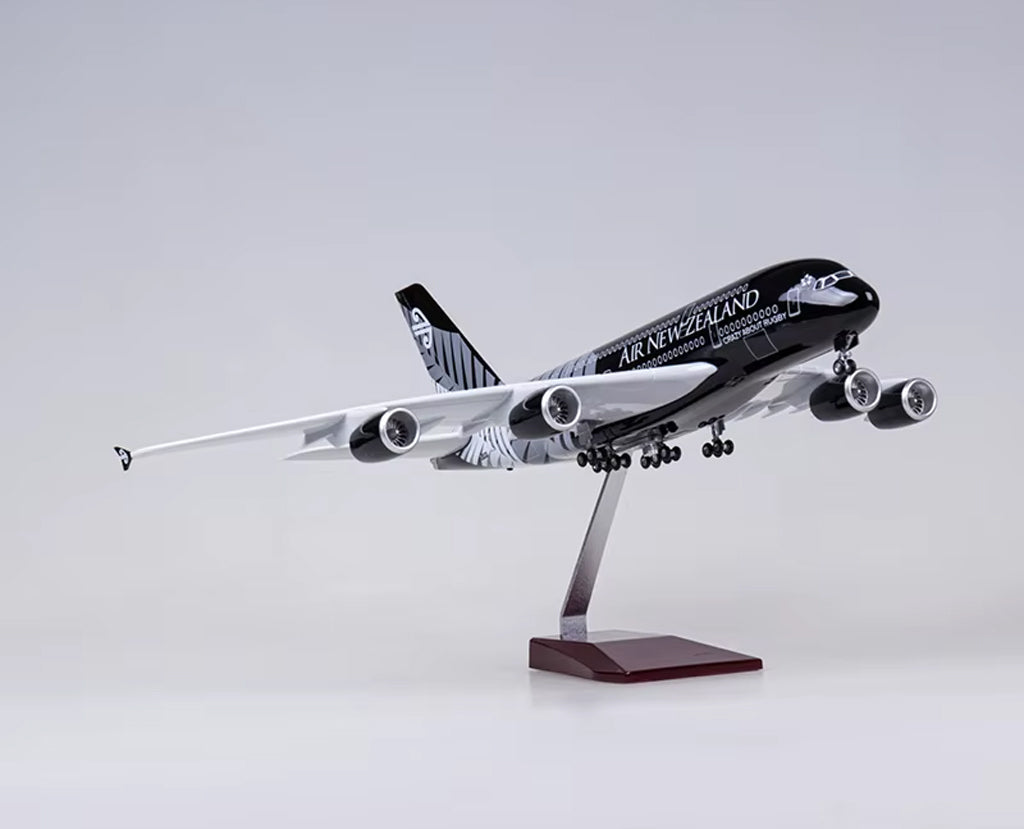 Air New Zealand Airbus A380 with LED - Scale 1:160 (47 cm / 18.5 in)