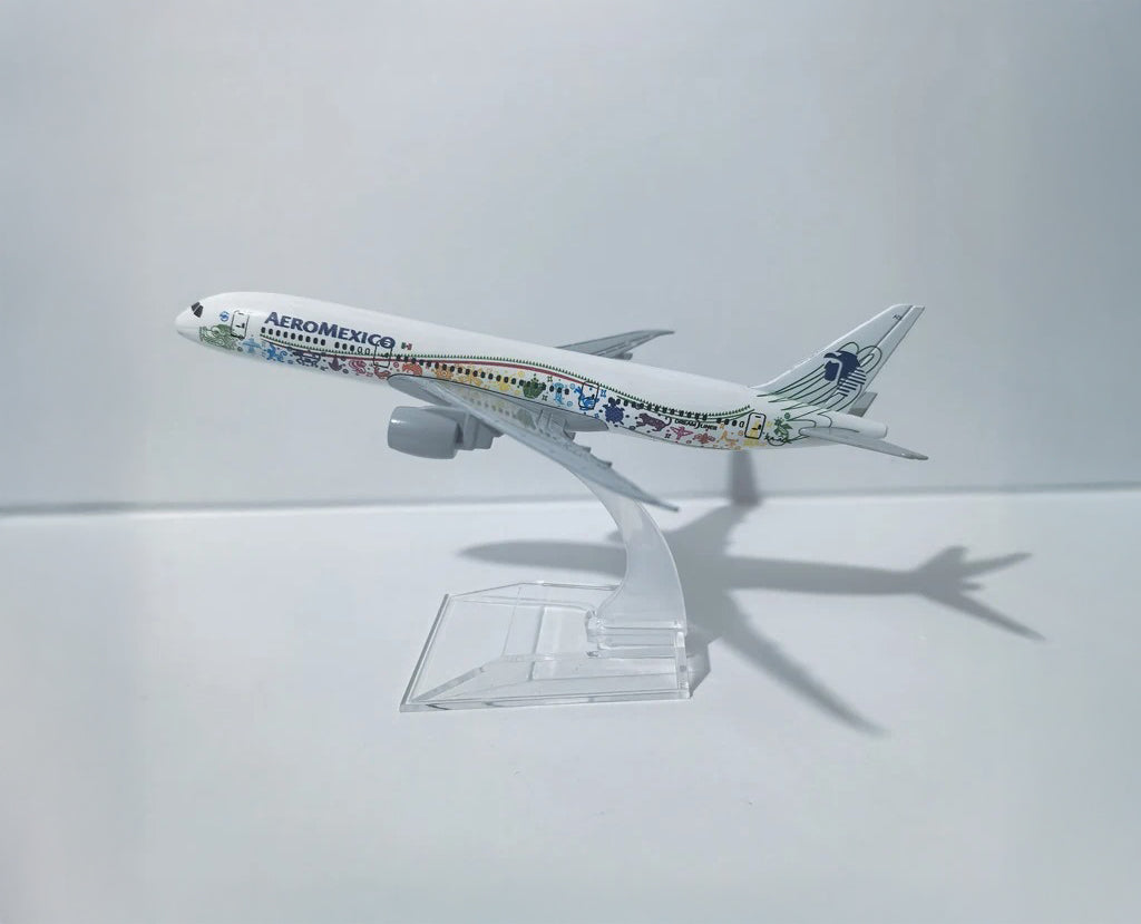 Aeromexico Boeing 787 - Scale 1:400 (16 cm / 6.3 in)