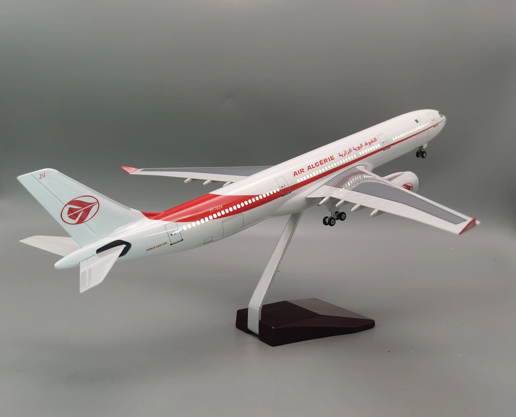 Air Algérie Airbus A330 with LED - Scale 1:140 (47 cm / 18.5 in)
