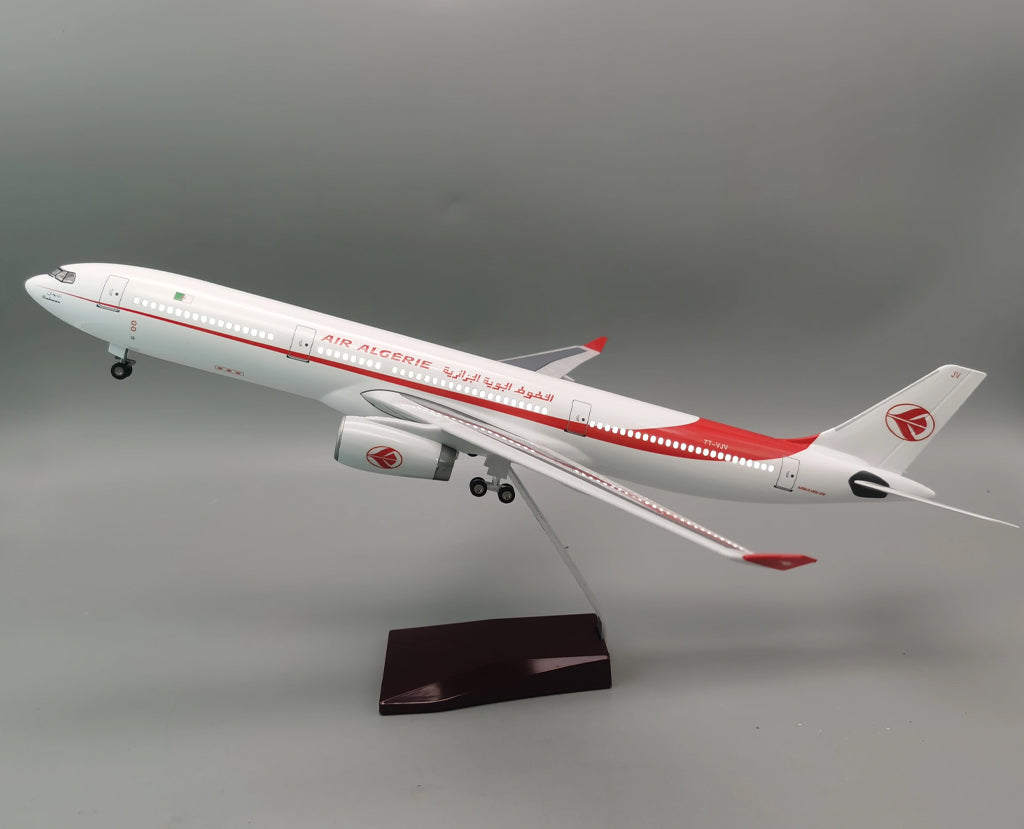 Air Algérie Airbus A330 with LED - Scale 1:140 (47 cm / 18.5 in)