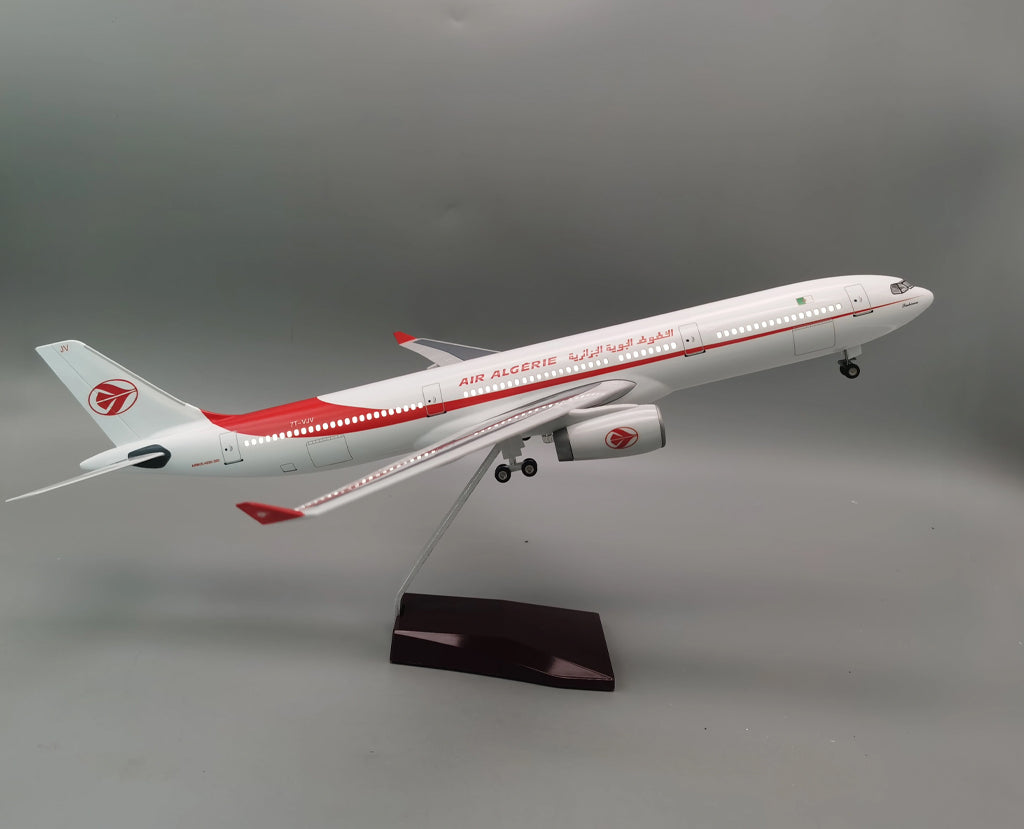Air Algérie Airbus A330 with LED - Scale 1:140 (47 cm / 18.5 in)
