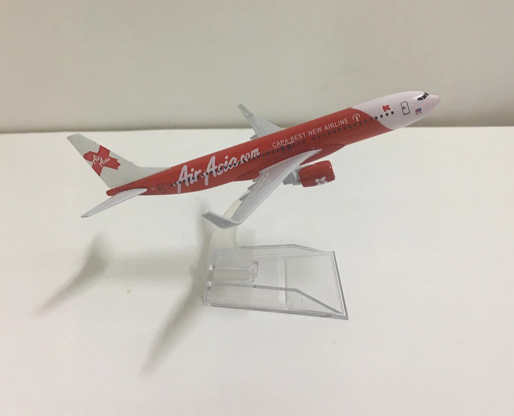 Air Asia Boeing 737 - Scale 1:400 (16 cm / 6.3 in)