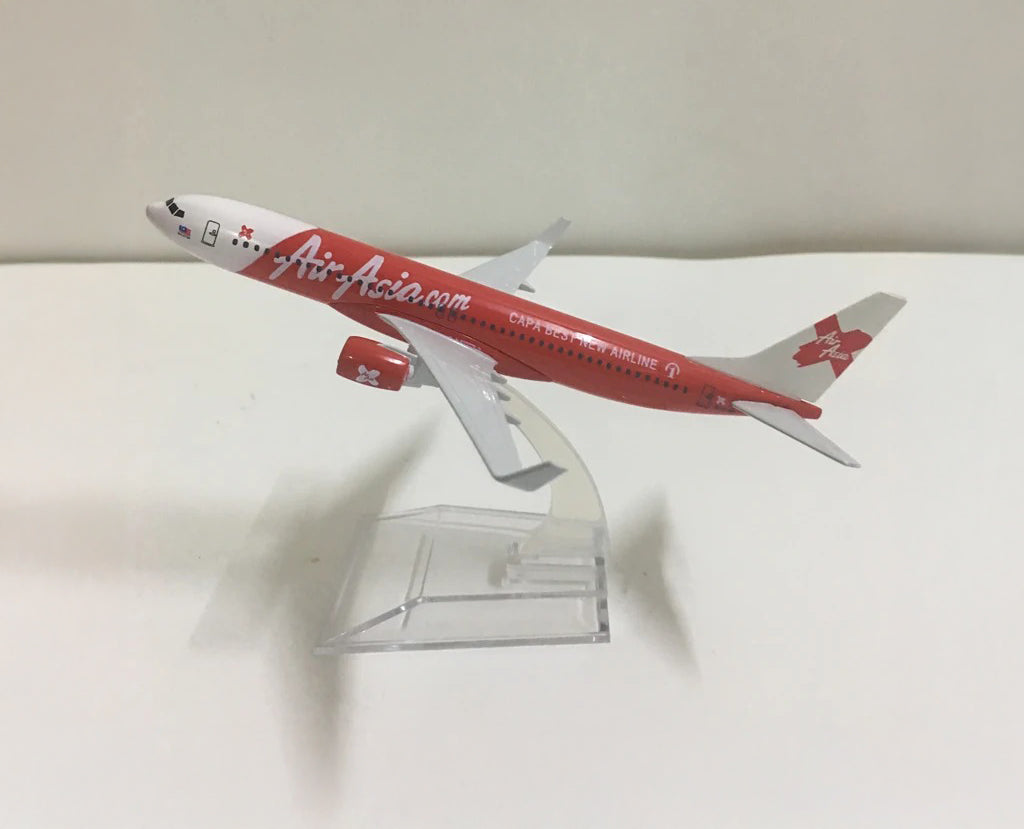 Air Asia Boeing 737 - Scale 1:400 (16 cm / 6.3 in)