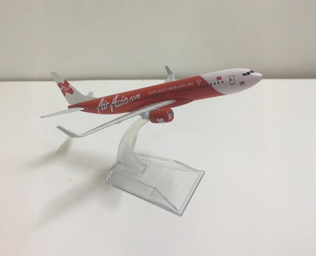 Air Asia Boeing 737 - Scale 1:400 (16 cm / 6.3 in)