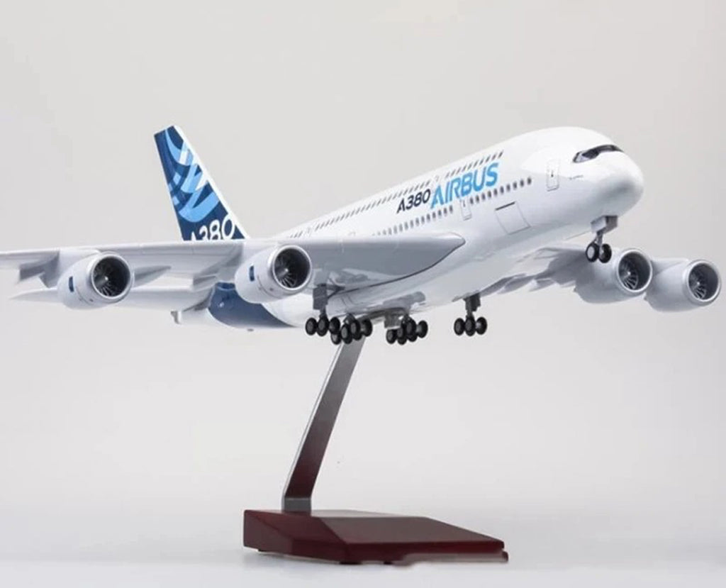 Airbus A380 Prototype with LED - Scale 1:160 (50.5 cm / 19.9 in)