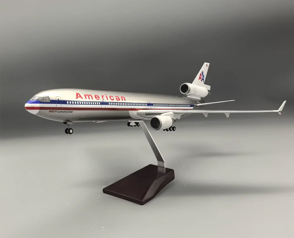 American Airlines McDonnell Douglas MD-11 with LED - Scale 1:130 (47 cm / 18.5 in)