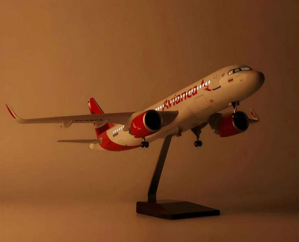 Avianca Colombia Airbus A320 with LED - Scale 1:80 (47 cm / 18.5 in)