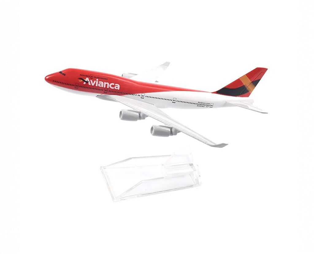 Avianca Colombia Boeing 747 - Scale 1:400 (16 cm / 6.3 in)