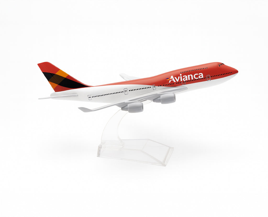 Avianca Colombia Boeing 747 - Scale 1:400 (16 cm / 6.3 in)