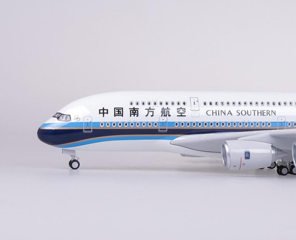 China Southern Airbus A380 with LED - Scale 1:160 (47 cm / 18.5 in)