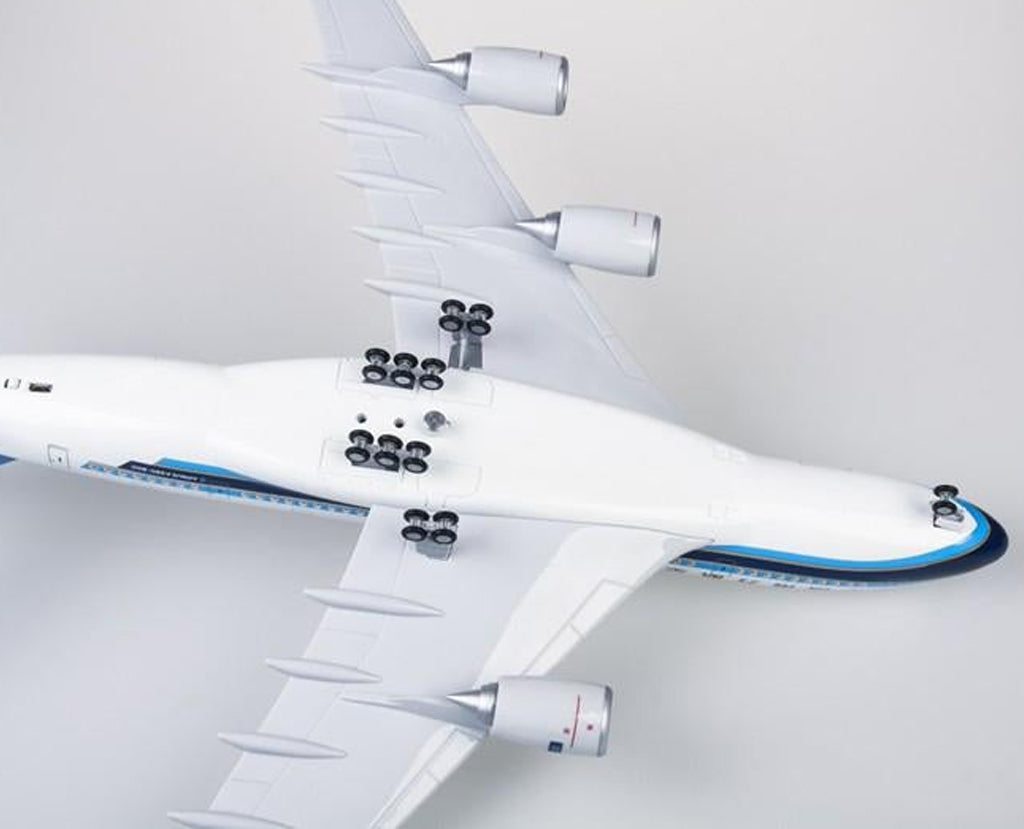 China Southern Airbus A380 with LED - Scale 1:160 (47 cm / 18.5 in)