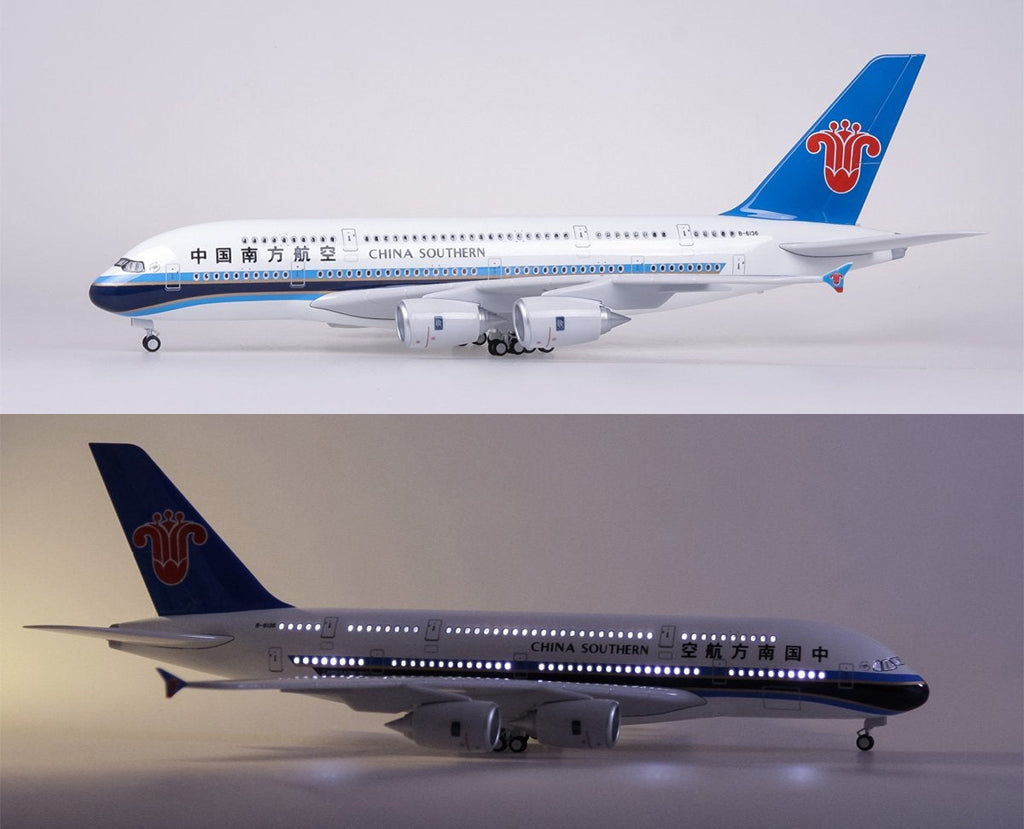 China Southern Airbus A380 with LED - Scale 1:160 (47 cm / 18.5 in)