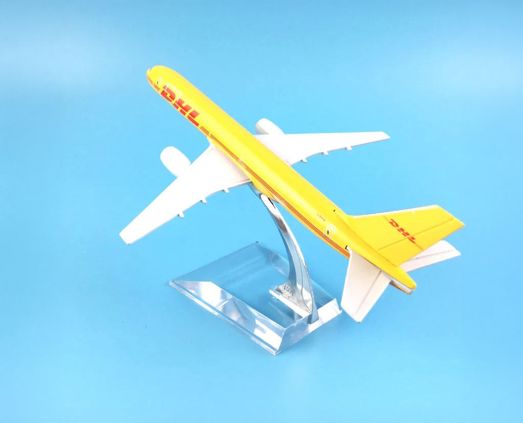 DHL Cargo Boeing 757 - Scale 1:400 (16 cm / 6.3 in)