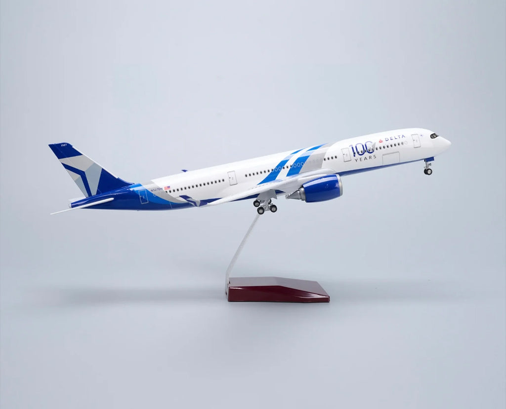 Delta 100 year anniversary Airbus A350 with LED - Scale 1:130 (47 cm / 18.5 in)