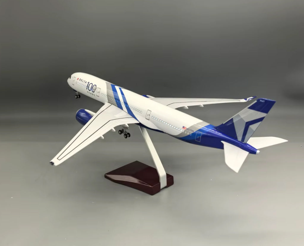 Delta 100 year anniversary Airbus A350 with LED - Scale 1:130 (47 cm / 18.5 in)