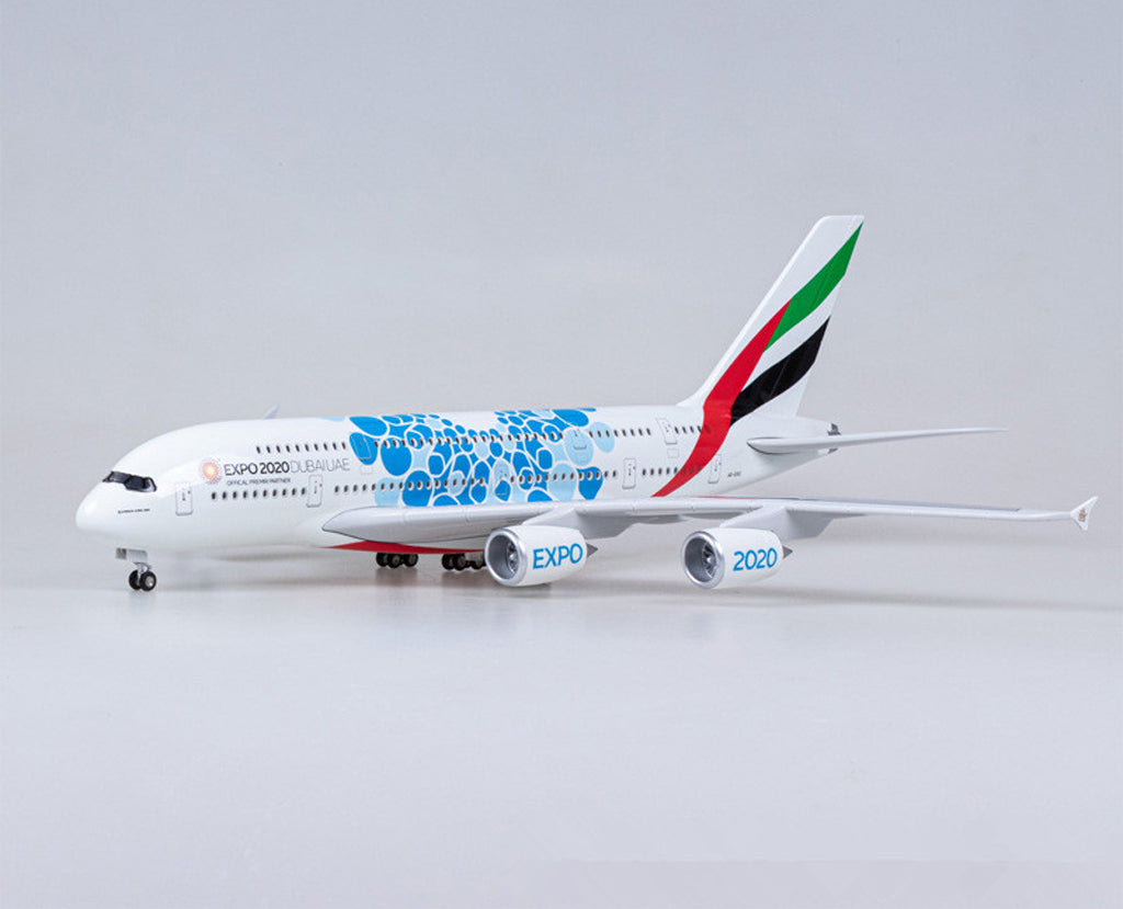 Emirates Dubai Expo 2020 Airbus A380 with LED - Scale 1:160 (47 cm / 18.5 in)