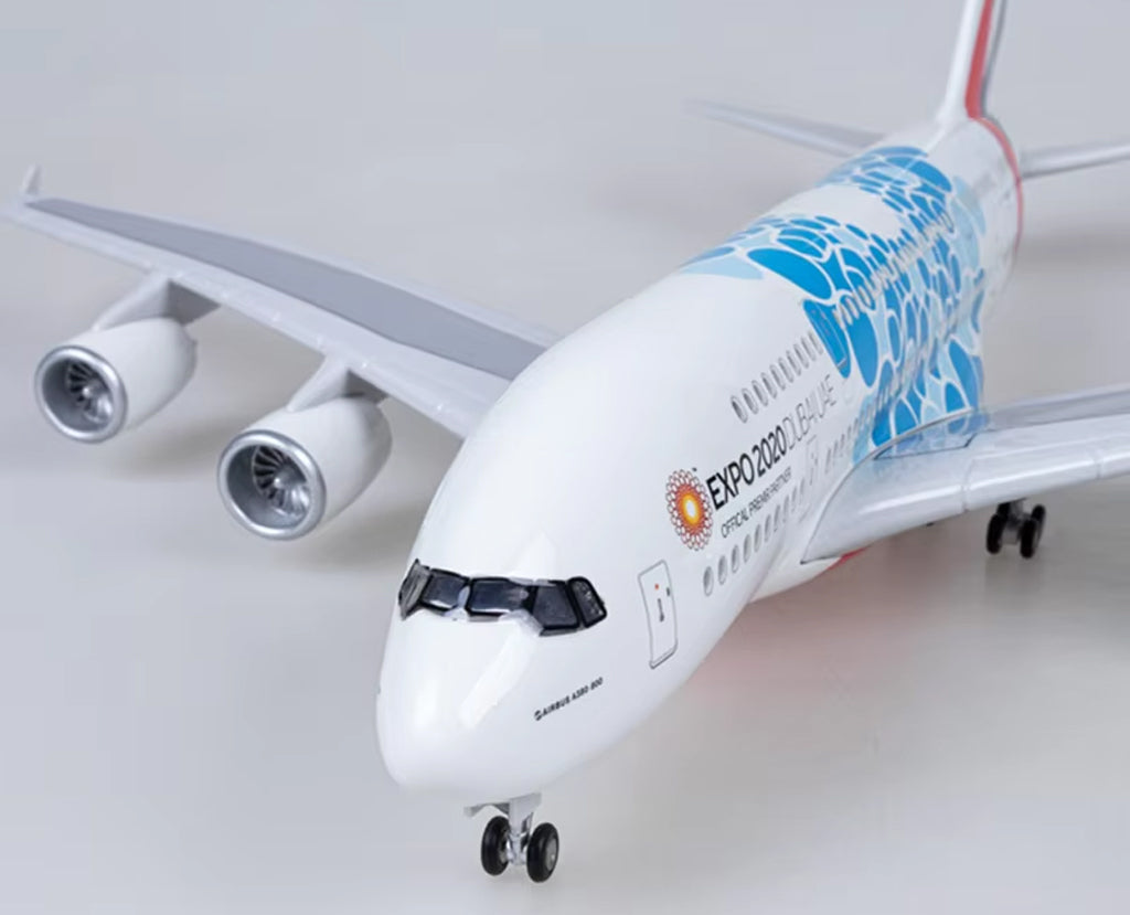 Emirates Dubai Expo 2020 Airbus A380 with LED - Scale 1:160 (47 cm / 18.5 in)