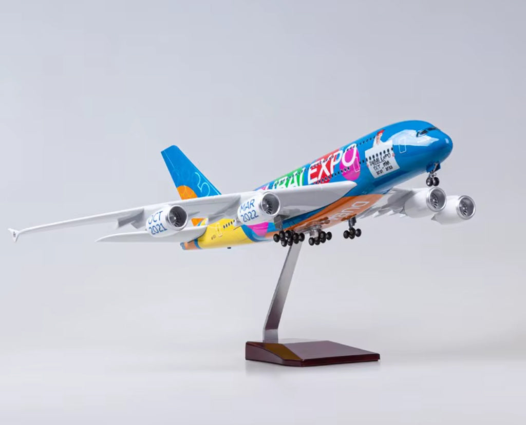 Emirates Dubai Expo 2022 Airbus A380 with LED - Scale 1:160 (47 cm / 18.5 in)