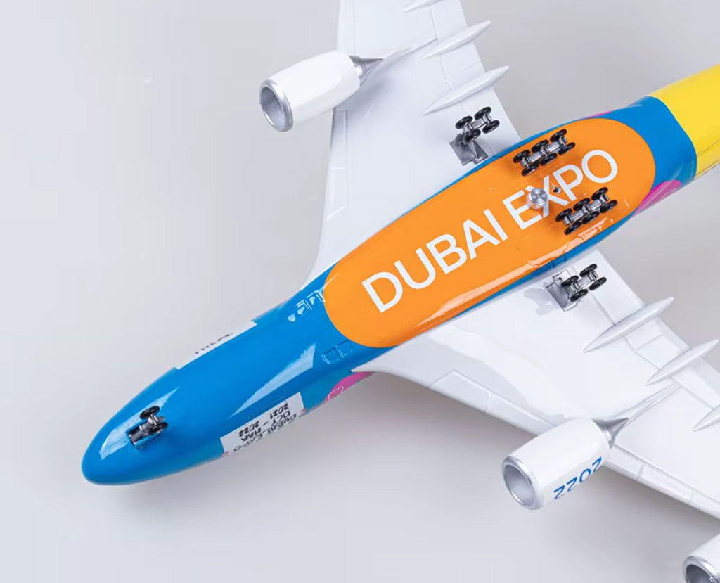 Emirates Dubai Expo 2022 Airbus A380 with LED - Scale 1:160 (47 cm / 18.5 in)