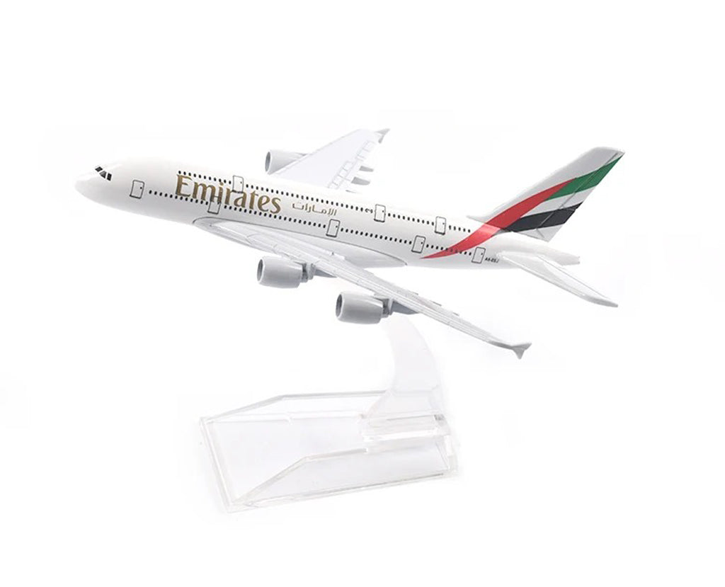 Emirates Airbus A380 - Scale 1:400 (16 cm / 6.3 in)