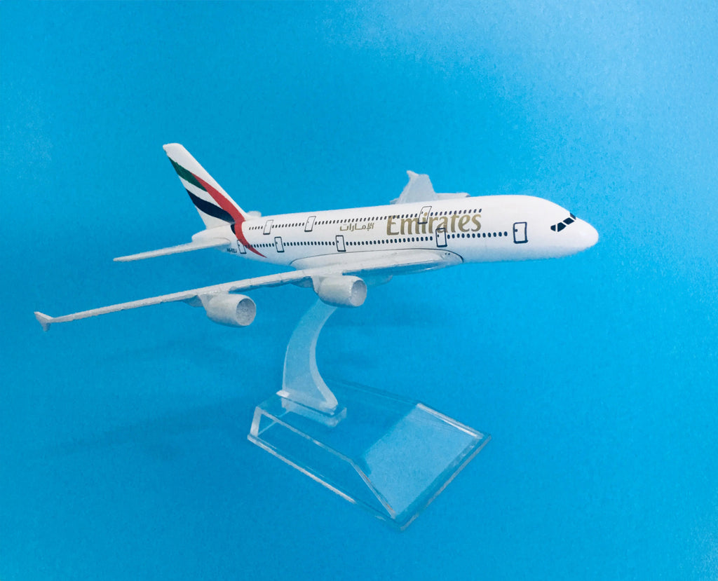 Emirates Airbus A380 - Scale 1:400 (16 cm / 6.3 in)
