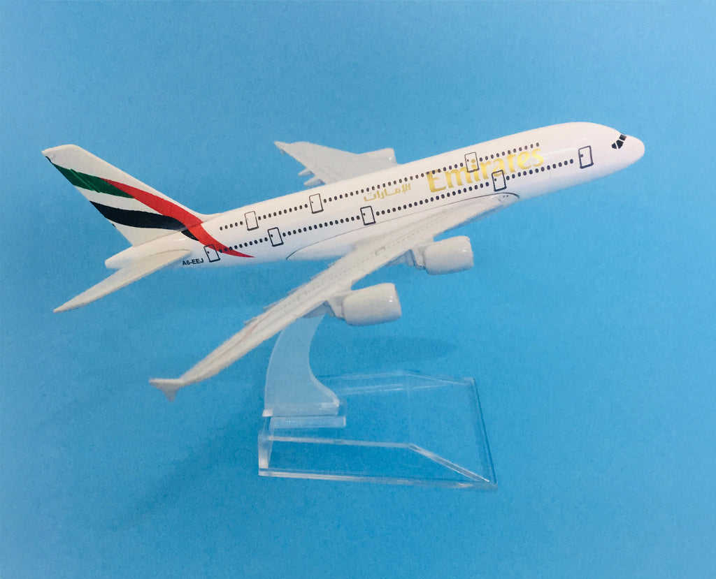 Emirates Airbus A380 - Scale 1:400 (16 cm / 6.3 in)