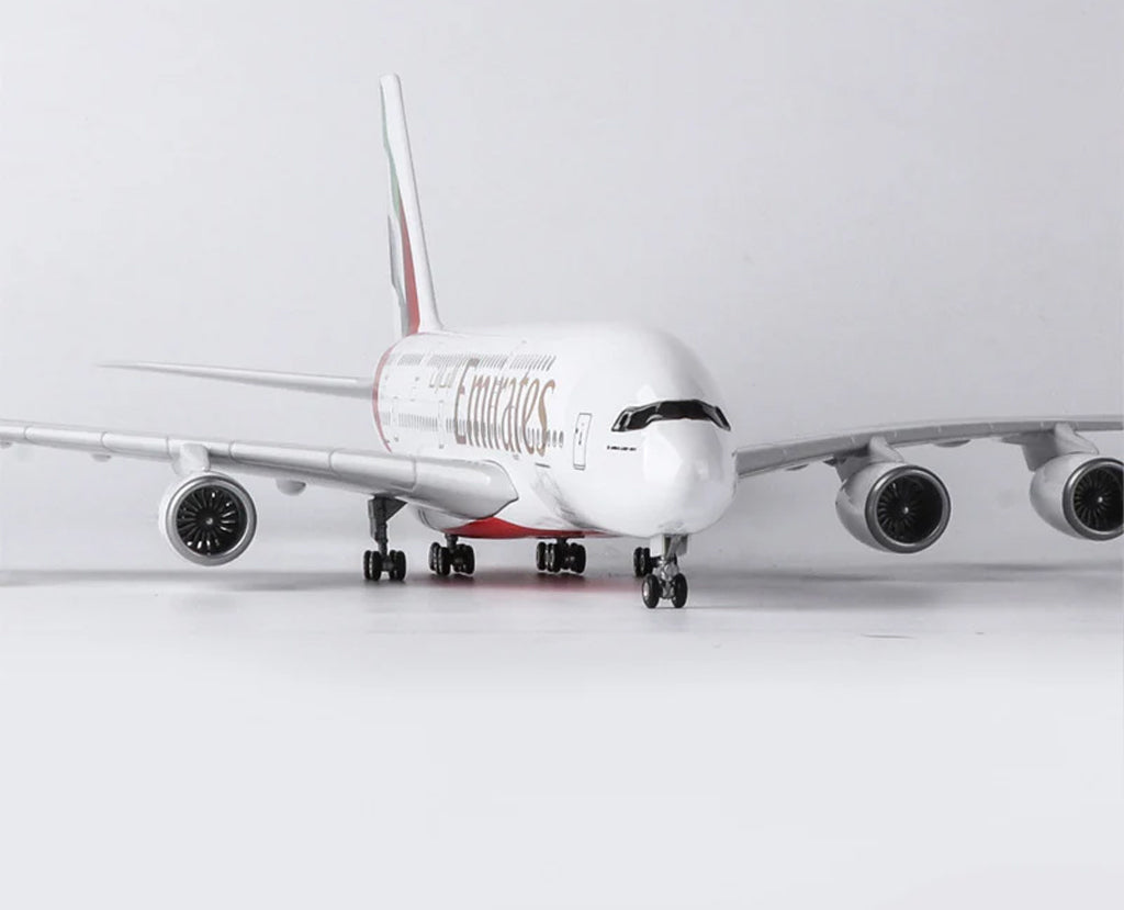 Emirates Airbus A380 – Scale 1:160 (46 cm / 18.5 in) - NEW FLAG