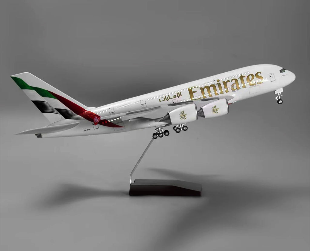 Emirates Airbus A380 – Scale 1:160 (46 cm / 18.5 in) - NEW FLAG