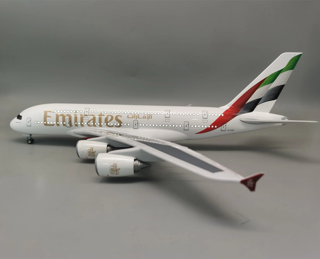 Emirates Airbus A380 – Scale 1:160 (46 cm / 18.5 in) - NEW FLAG