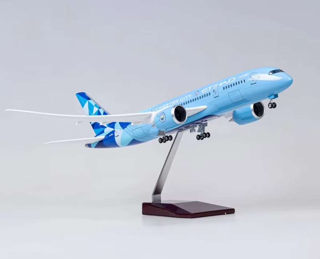 Etihad Boeing 787 Manchester City Livery – Scale 1:130 with LED (43 cm / 16.9in)