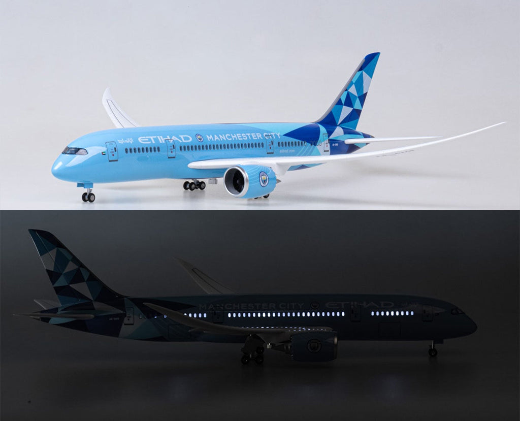 Etihad Boeing 787 Manchester City Livery – Scale 1:130 with LED (43 cm / 16.9in)