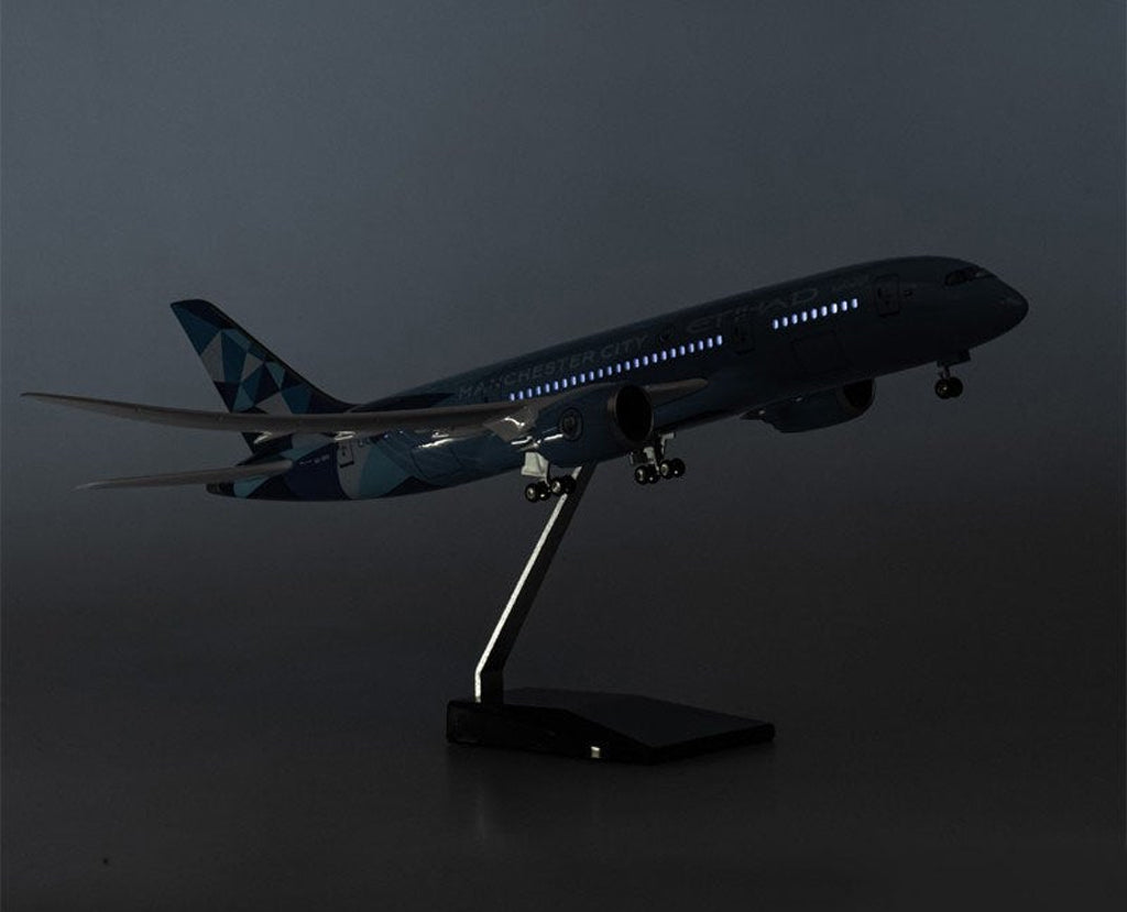 Etihad Boeing 787 Manchester City Livery – Scale 1:130 with LED (43 cm / 16.9in)