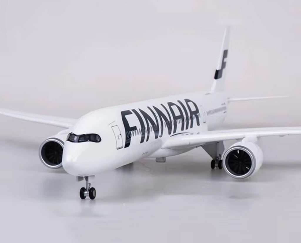 Finnair Airbus A350 with LED - Scale 1:130 (47 cm / 18.5 in)