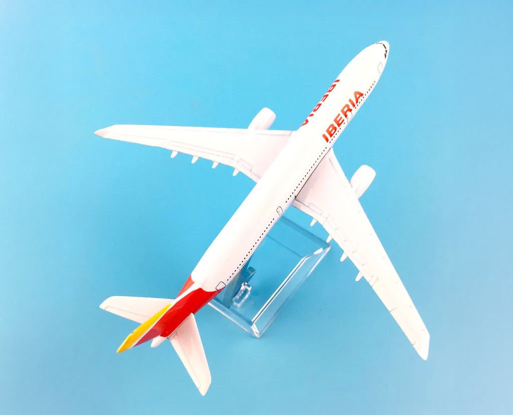 Iberia Airlines Airbus A330 - Scale 1:400 (16 cm / 6.3 in)