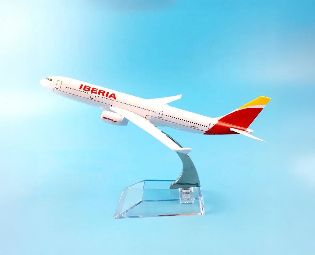 Iberia Airlines Airbus A330 - Scale 1:400 (16 cm / 6.3 in)