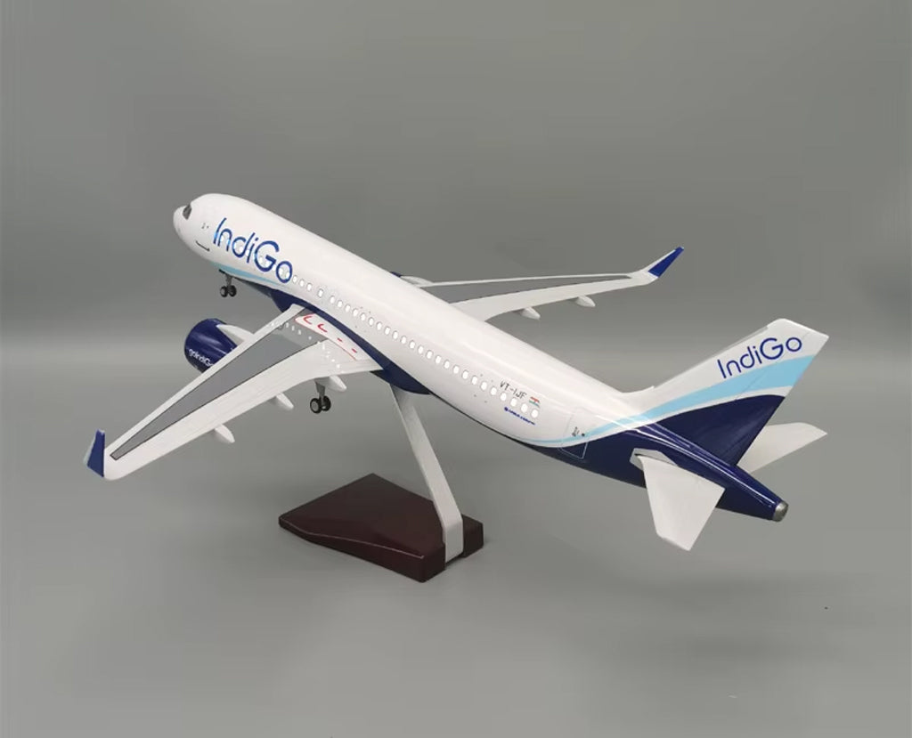 IndiGo Airbus A320 with LED - Scale 1:80 (47 cm / 18.5 in)