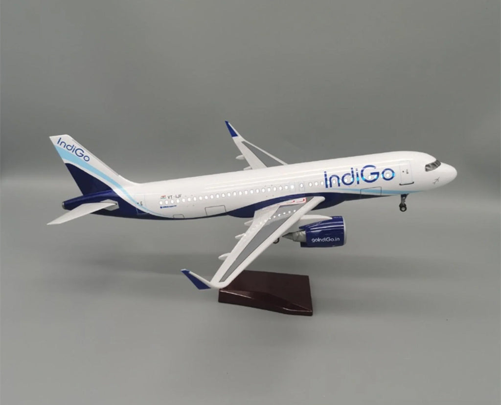 IndiGo Airbus A320 with LED - Scale 1:80 (47 cm / 18.5 in)