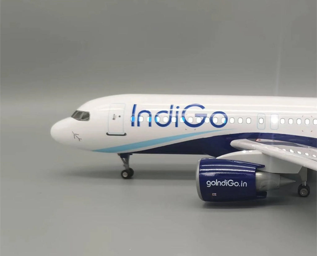 IndiGo Airbus A320 with LED - Scale 1:80 (47 cm / 18.5 in)