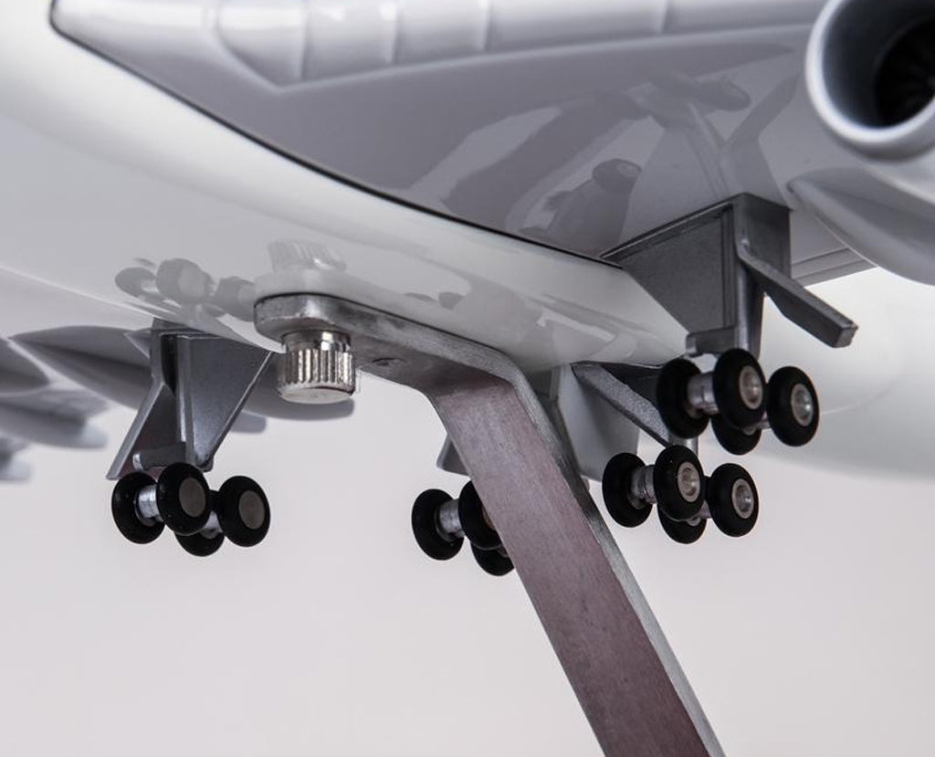 KLM Royal Dutch Airlines Boeing 747 with LED - Scale 1:160 (47 cm / 18.5 in)