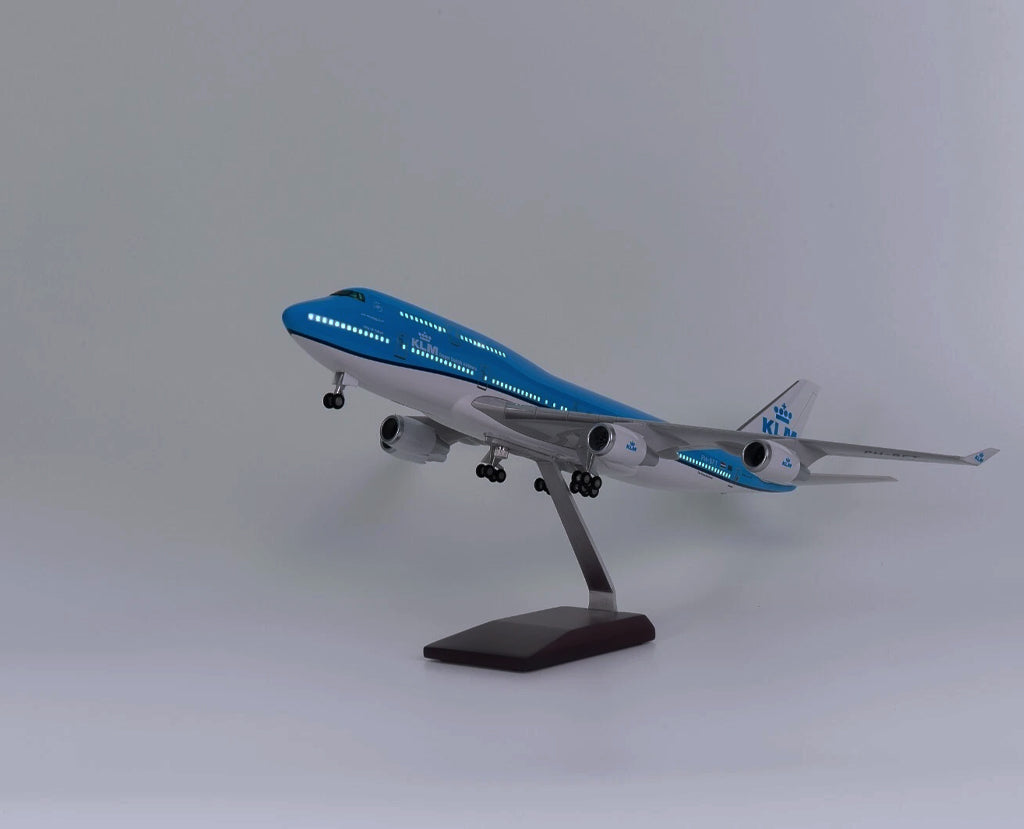 KLM Royal Dutch Airlines Boeing 747 with LED - Scale 1:160 (47 cm / 18.5 in)
