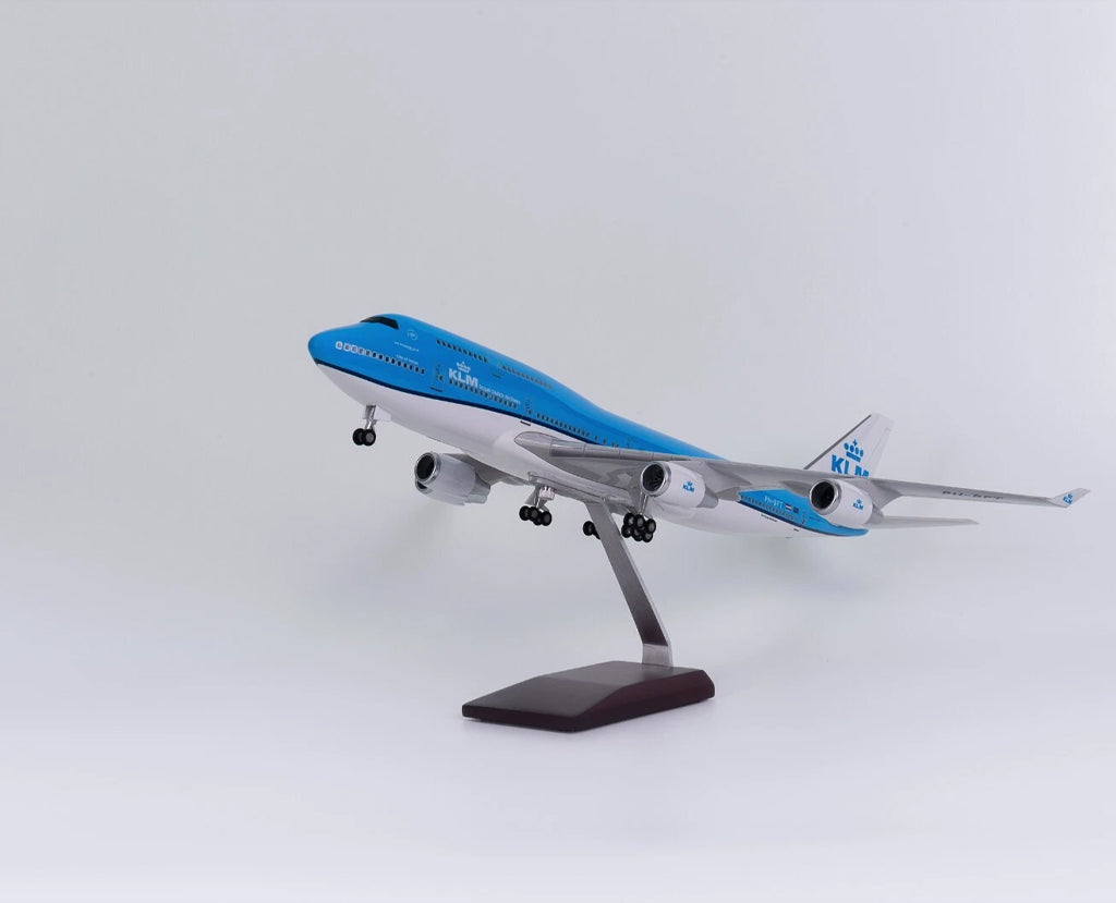 KLM Royal Dutch Airlines Boeing 747 with LED - Scale 1:160 (47 cm / 18.5 in)