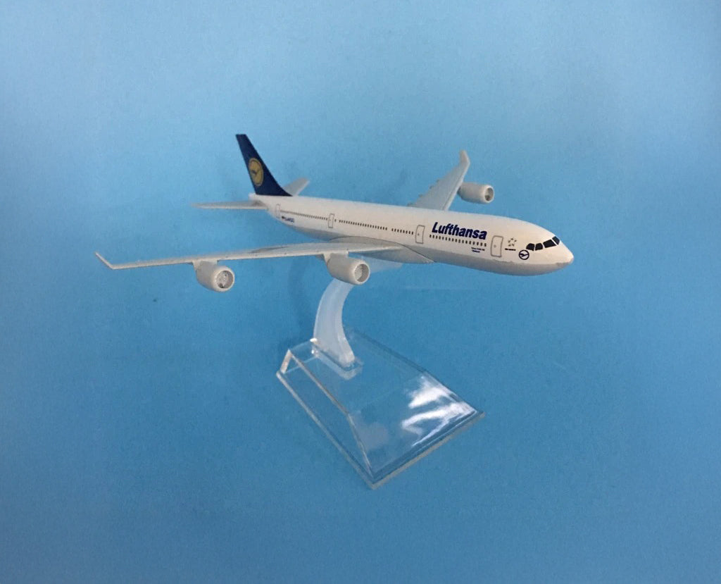 Lufthansa Airbus A340 - Scale 1:400 (16 cm / 6.3 in)